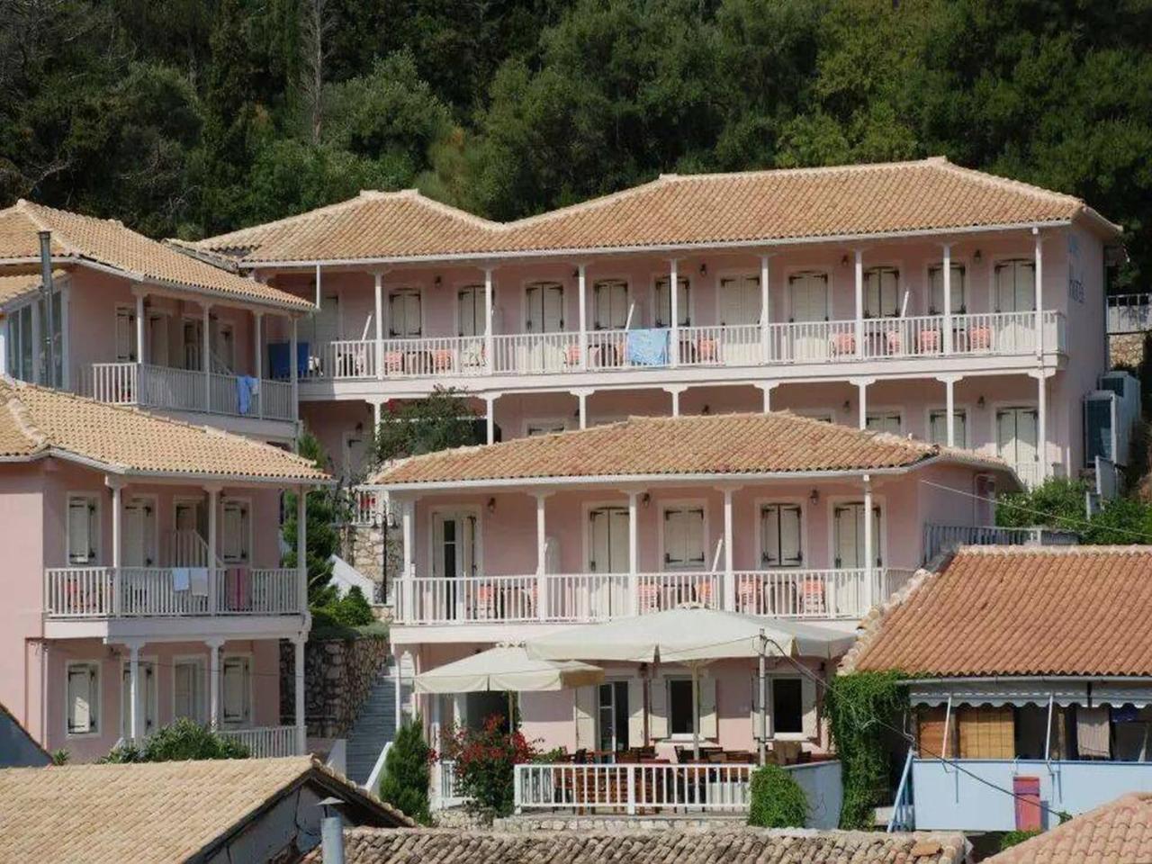 Áyios Nikítas Ionis Hotel מראה חיצוני תמונה