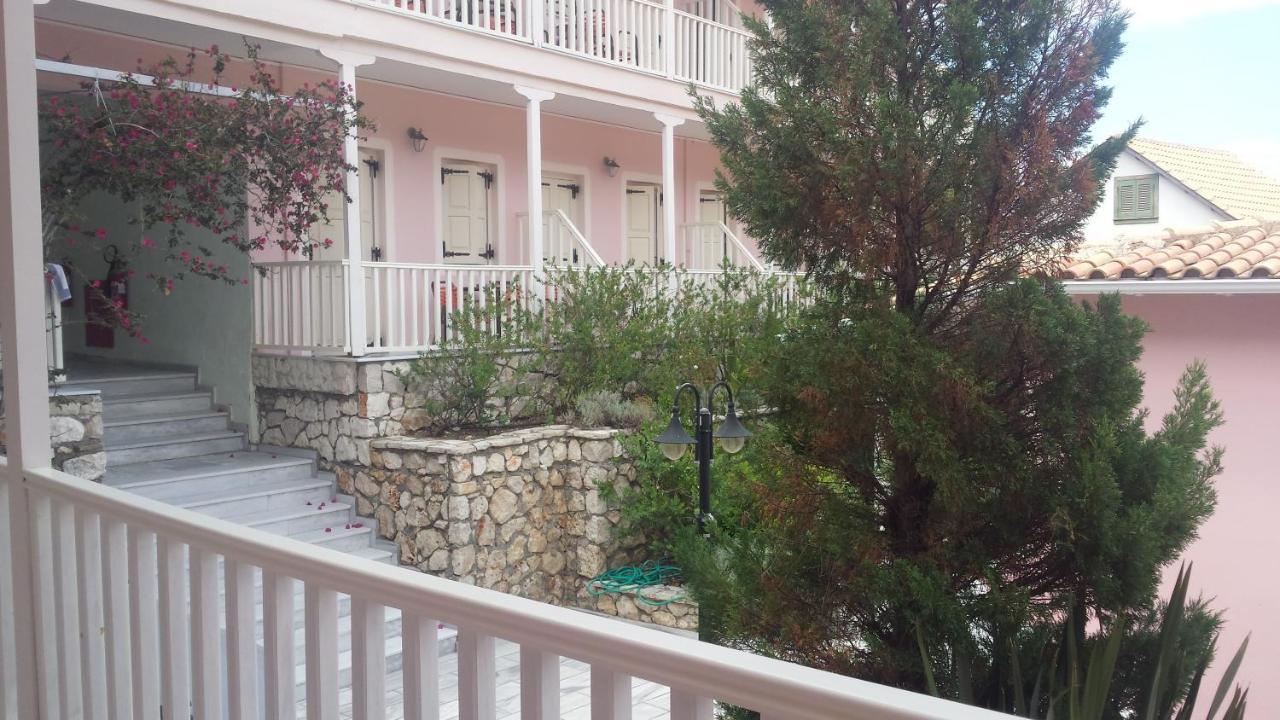 Áyios Nikítas Ionis Hotel מראה חיצוני תמונה